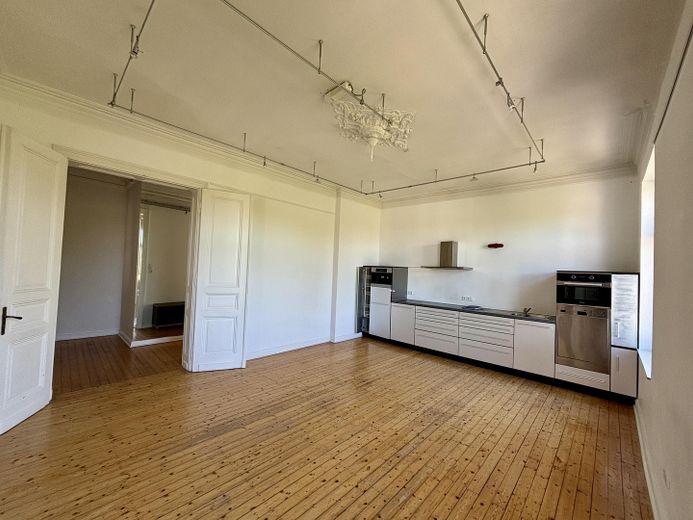Altbau-Charme pur: 4-Zimmer-Wohnung mit Dielenboden & Stuckdecken – Foto 11