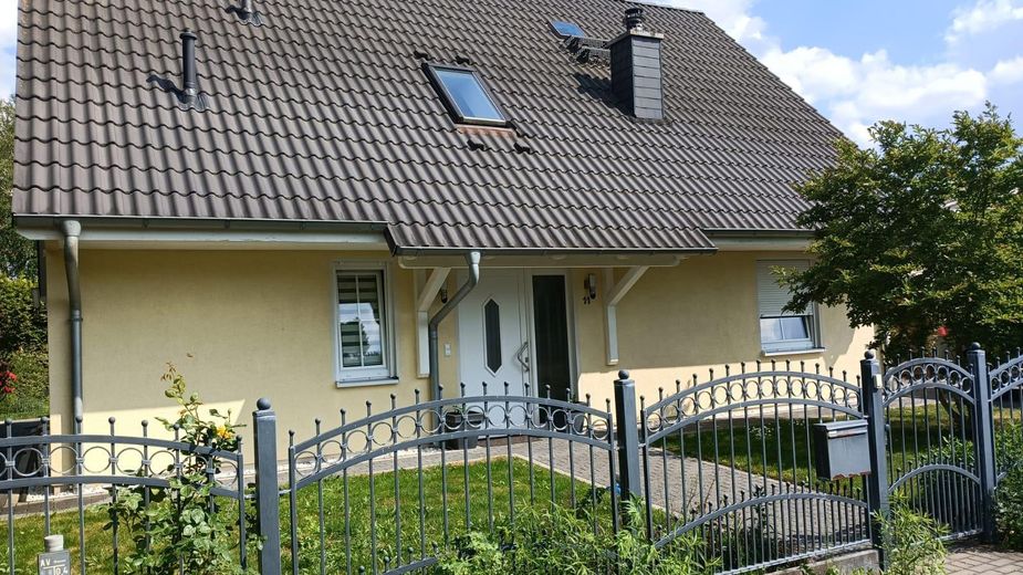 2 Wohneinheiten möglich – möbliertes Haus mit Poolprojekt & Potenzial – Foto 2