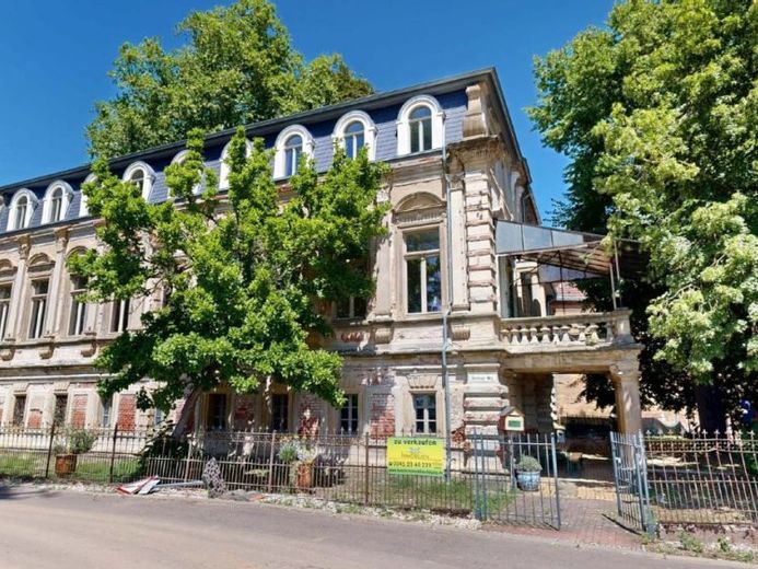 Historisches Herrenhaus mit etablierter Pension, Festsaal und Entwicklungspotenzial in der Elsteraue – फोटो 1