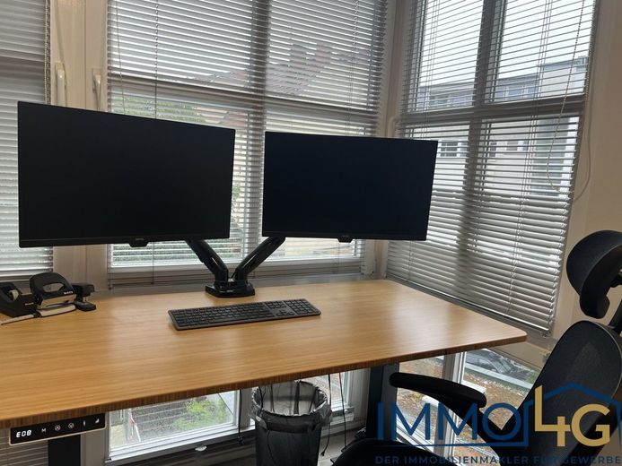 ZU VERMIETEN: Modernes Büro mit 2 Räumen und einer offenen Küche im Herzen von Alt-Tegel - Aufzug vorhanden – image1