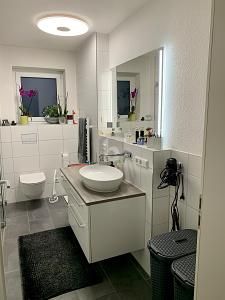 KOMFORTABLES WOHNEN IN DENKENDORF – 1790063545_9672bd.jpg