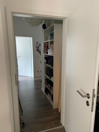 Odnowione 3-pokojowe mieszkanie w centralnej lokalizacji – idealne dla mieszkania współdzielonego – Photo 4