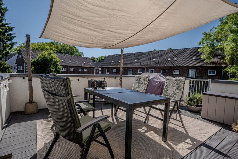 Excepcional piso en propiedad con jardín, terraza en la azotea, Wallbox y chimenea – Foto 11