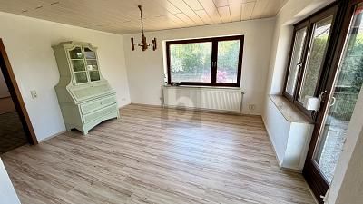 EBENERDIG WOHNEN MIT VOLLKELLER UND GARAGE – 1782145589_b56cc7.jpg