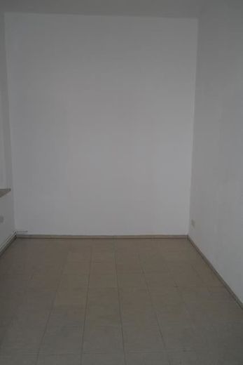 Großzügige 3-Zimmer mit Laminat, EBK und Wannenbad in zentraler Lage! – SAM_7700