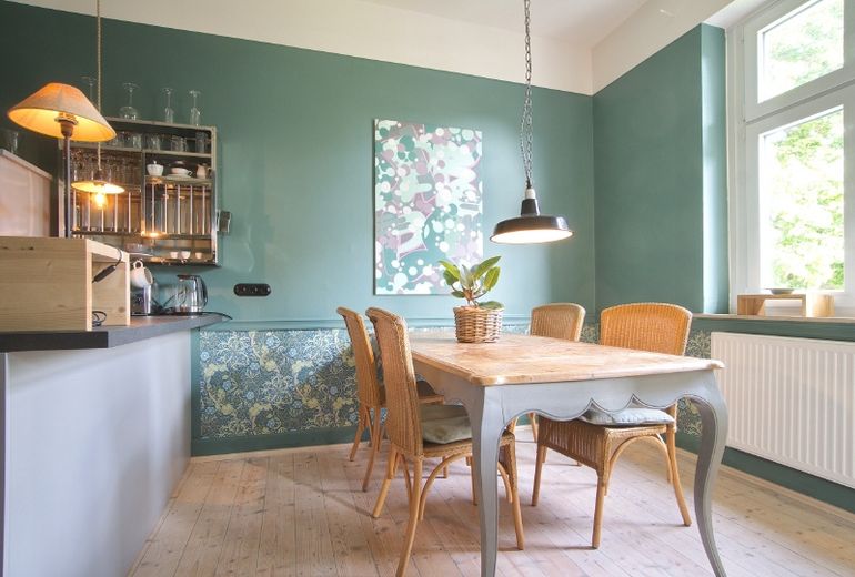 Extremely charming, extraordinarily appealing fully fitted early 20th century apartment with balcony and optional internet – d1924bf2f98dd31a5cf25c975ef2dc6457dd5a3a.jpg