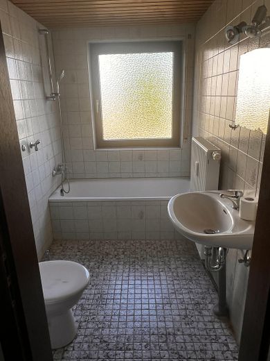 Charming detached house with dream terrace and plenty of potential – Bad UG