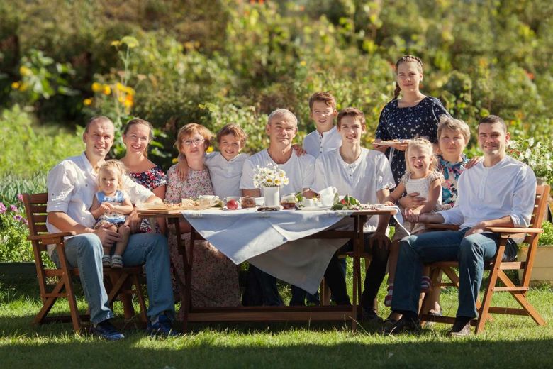 Kapitalanleger gesucht ! Schöne Dachgeschosswohnung  im Denkmal mit zauberhaftem kleinen Garten – sind Freunde willkommen