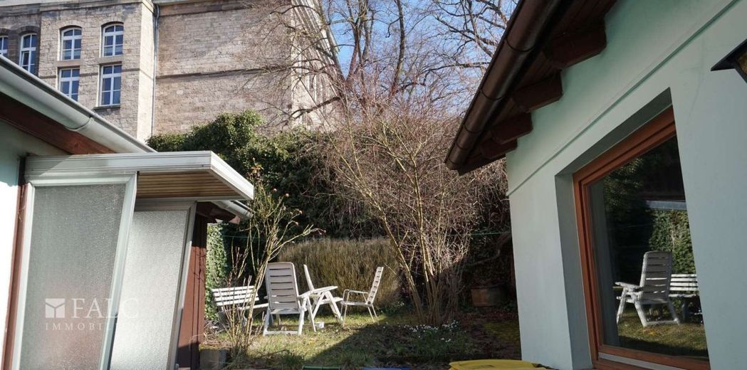 Romantischer Innenhof mit Fachwerkhaus im Zentrum von Göttingen - FALC Immobilien Göttingen – Blick in den Innenhof