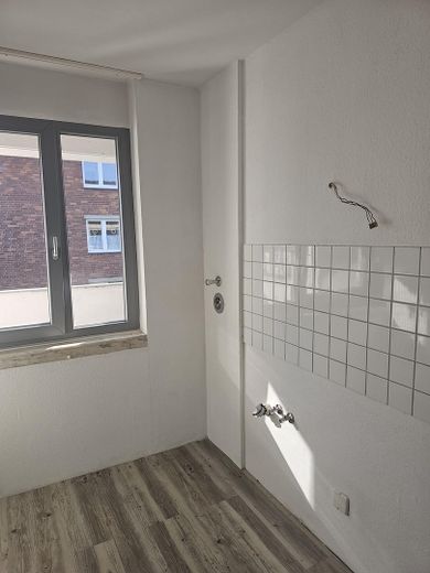 Freundliche 2,5-Zimmer-Wohnung mit Balkon – Küche