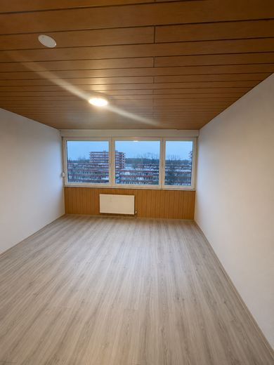 Jobcenter – جوب سنتر – Джобцентер – twoje nowe mieszkanie jest gotowe! – Schlafzimmer