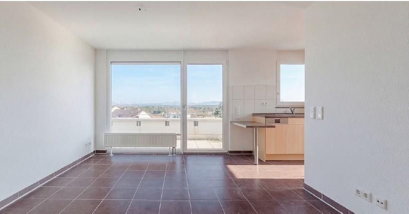 Penthouse für jedes Alter – barrierefreies Wohnen mit Dachterrasse und Weitblick – Wohn_Essbereich