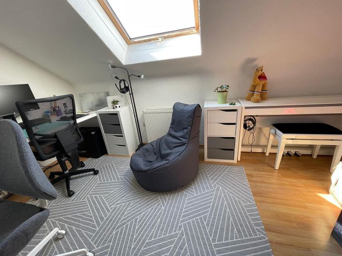 Helle 3-Zimmer-Dachwohnung in zentraler Lage von Rodenbach – Arbeitszimmer
