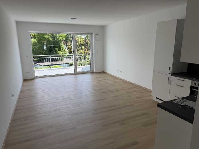 Nouveau projet haut de gamme : 3-4 pièces avec faibles charges (bâtiment KFW55) – DG 3-Zi-WZI-Küche Blick Balk.