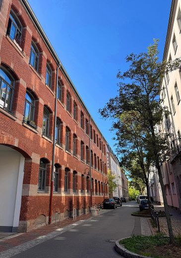 Kernsanierter Klinkerbau: 3 Zimmer, 102 m², Fußbodenheizung, Eichenparkett, Blick Lorenzkirche – Foto 2