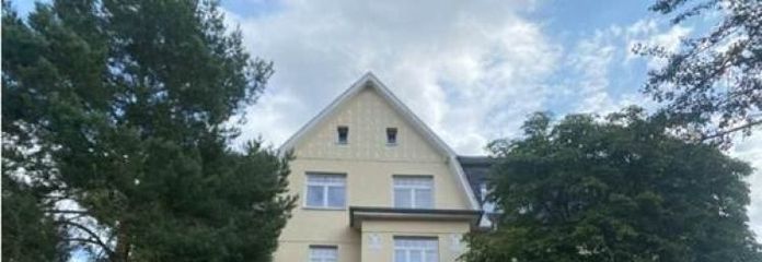 Ab 1.2.26! Zentrumsnahe 3-Raumwohnung mit Balkon, Stellplatz und EBK!