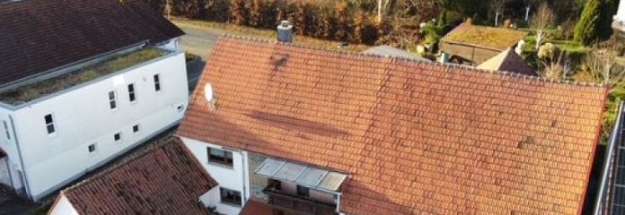 IHR FAMILIENHEIM MIT UNTERSTELLMÖGLICHKEITEN! 
KEINE KÄUFERPROVISON!