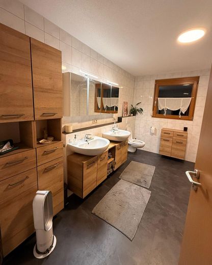 Appartement calme de 3 pièces avec cuisine équipée et balcon à Harpolingen/Bad Säckingen – Bad