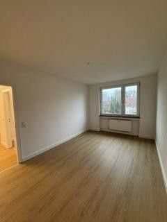 Helle 3 Zimmerwohnung in Hannover Ahlem frisch renoviert mit Einbauküche und KFZ Stellplatz – Foto 11