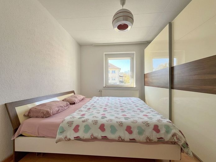 IN RUHIGER LAGE DENKENDORFS - helle hochparterre Wohnung mit Tageslichtbad, SüdbaIkon und Stellplatz – Kinderzimmer