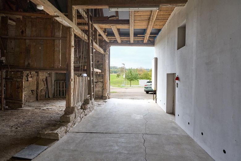 Scheune ca. 80qm großes Tor