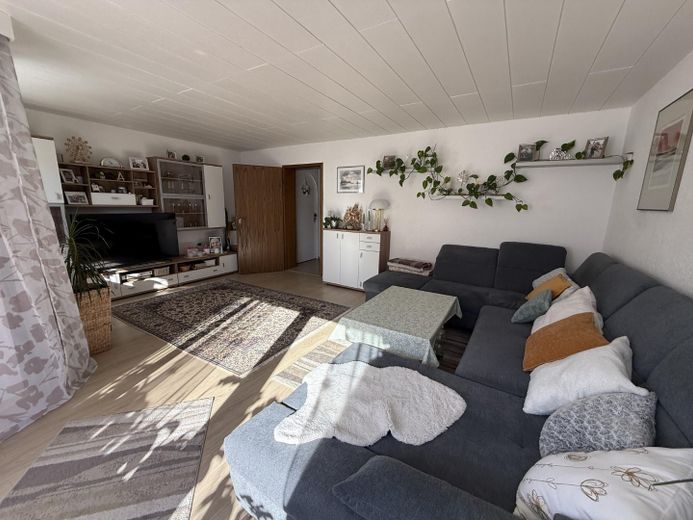 ***Curata casa bifamiliare ai margini del centro abitato di Illerberg*** – Wohnzimmer