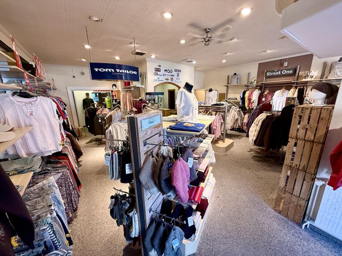Alquiler de local comercial / superficie de tienda de 212 m² en una ubicación privilegiada en Borkum – Ladenfläche vorderer Bereich