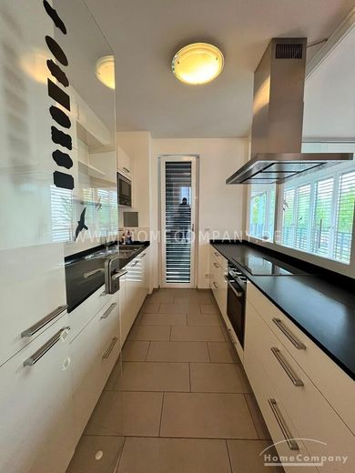 Appartement meublé de 3 pièces avec balcon, place de stationnement et cave individuelle à Schwabing – dd0ce643b97df45168ce89b242b5ebdf2cdf28e8.jpg