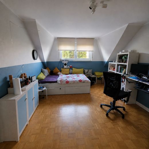 Bergstraße'daki Lorsch'ta galeri ve asma katlı yüksek kaliteli yarı müstakil ev – Elternschlafzimmer OG