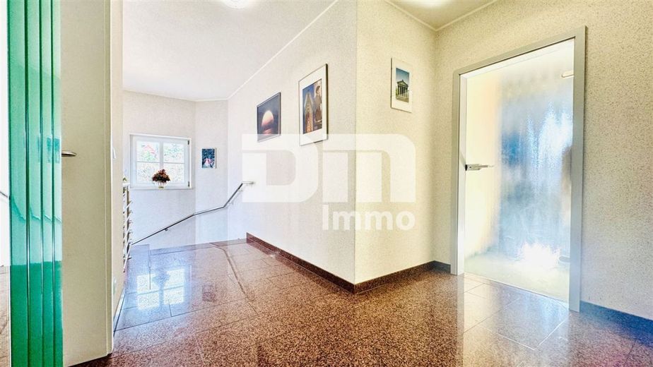 (R)eserviert!Modernisierte 1 bis 2 Familien Stadtvilla mit Maisonettewohnung in Traumlage – EG Flur / Diele