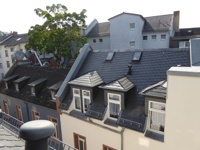 Möblierte 2 Zimmer-Wohnung in zentraler Lage in Frankfurt sachsenhausen – Blick aus der Küche