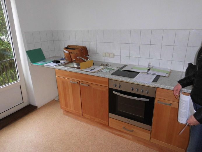 Kleines MFH mit drei Wohnungen und Garten - Bremen-Osterfeuerberg – Küche 2. OG