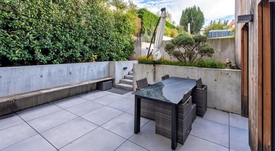 ‘‘Ruhig & grün: Helle 96m² Terrassen-Wohnung mit moderner Ausstattung und guter Anbindung‘‘ – Terrasse