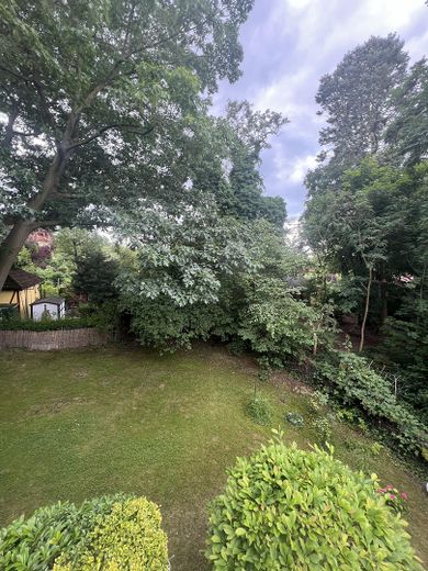 Traumhafte 4 Zimmer Wohnung mit unverbautem Blick – Garten