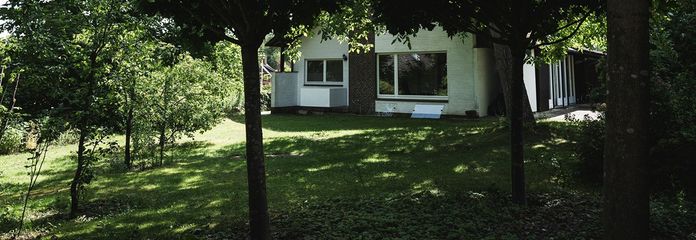 Architect-designed house · 1960s classic · Space, light and mature garden