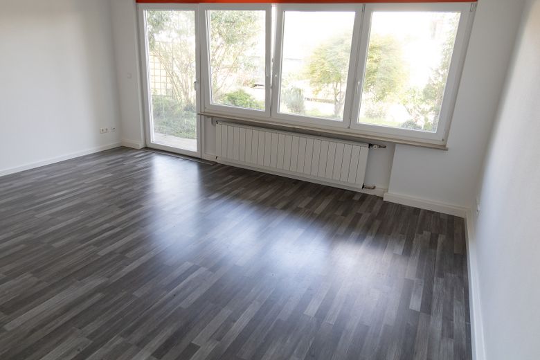 Sanierte 2.5-Zi-Wohnung mit Einbauküche, Terrasse, Garten + Gartenhütte in Waldstetten – Sonne und Natur