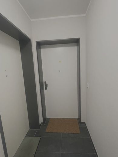 CITYHOUSE: Sichere Rendite! Neubau-Studentenapartment (A+) in Top-Lage! – Hausflur