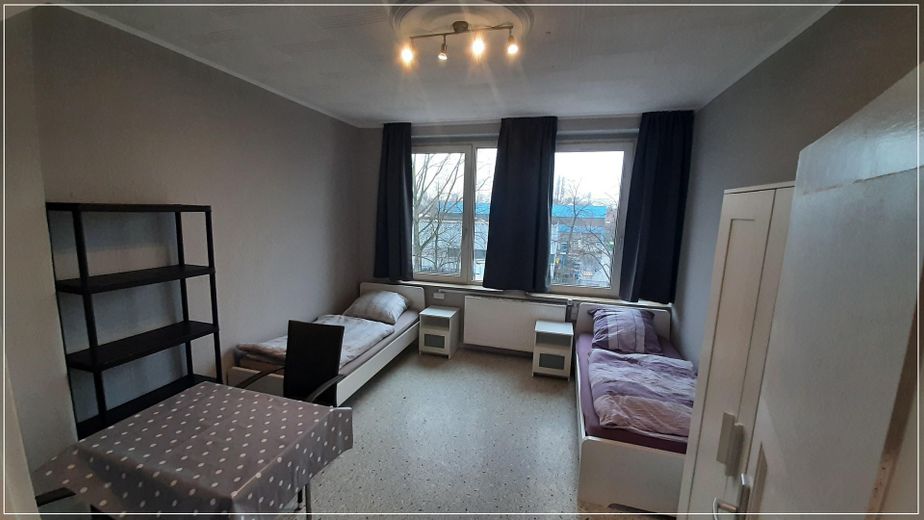 Voll vermietetes Mehrfamilienhaus mit stabilem Cashflow und Entwicklungspotenzial in Krefeld – 2.OG linkes Straßenzimmer