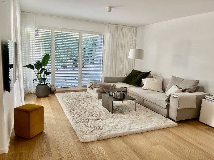 Casa d’architetto completamente ristrutturata a Mainz-Drais | 191 m2 | 7,80 m di larghezza della casa | 3 bagni | Pompa di calore – Wohnzimmer