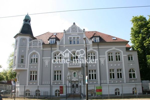 Großzügige 2 Raum-Wohnung in denkmalgeschützter Villa
