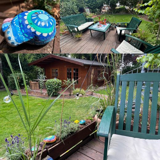 Terrasse Blick zum Gartenhaus