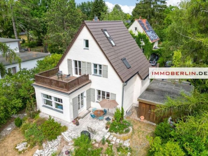 IMMOBERLIN.DE - Toplage! Liebenswürdiges Einfamilienhaus mit idyllischem Südwestgarten – Foto 1