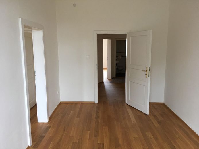 Bell'appartamento di 3 locali con vista sull'Elba / Dresda-Johannstadt – Zimmer 1