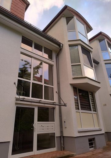 Charmante 3-Zi.- Maisonettewhg, TG-Stellplatz und Balkon in grüner Lage von Hamburg Meiendorg – Eingang