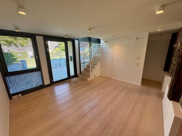 Designer Loft incl. Balcony & Terrace in a Listed Complex, Private Sale – Eingang EG