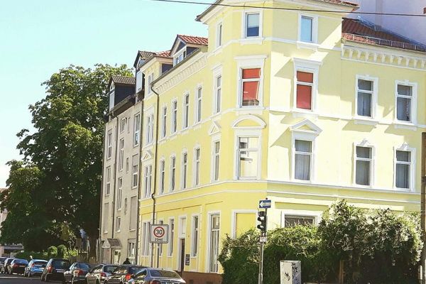 MFH mit 8 Wohnungen, hohe Rendite 8%, saniert und gut vermietet in zentraler Lage