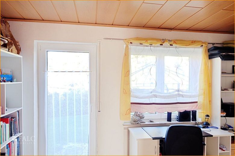2-Familienhaus + gemütlicher Dachwohnung, vermietet, sehr gepflegt, großer Garten, Kapitalanlage. – Kind oder Homeoffice