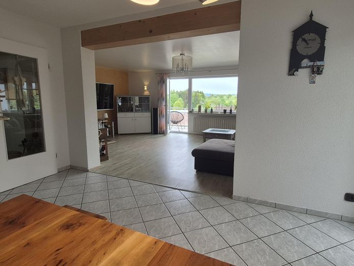 Außergewöhnliches Mehrfamilienhaus mit Aussicht und Ausblick – Wohnen EG