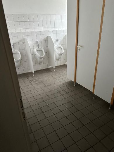 WC H
