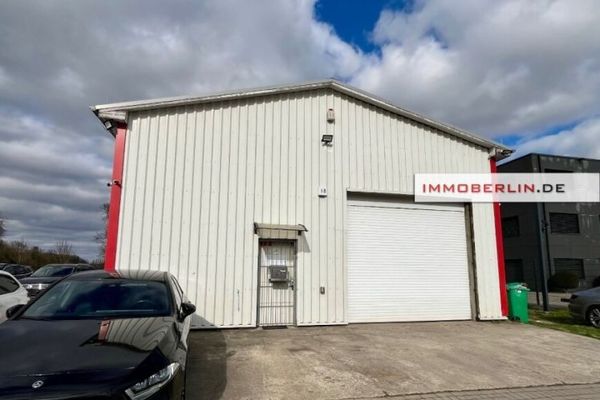 IMMOBERLIN.DE - Terreno bien comunicado con nave industrial cerca del aeropuerto BER